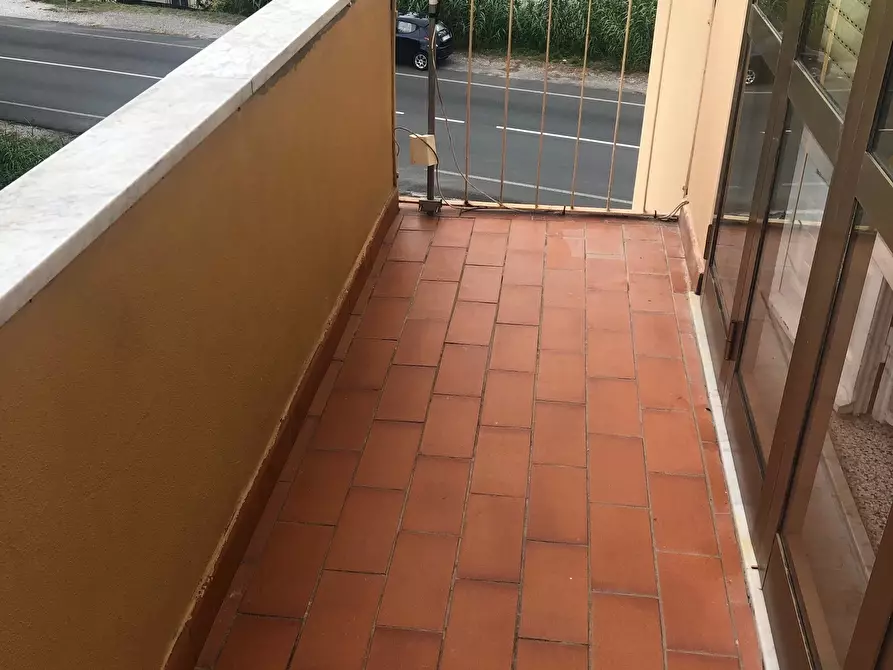 Immagine 3 di Quadrilocale in vendita  a Ameglia