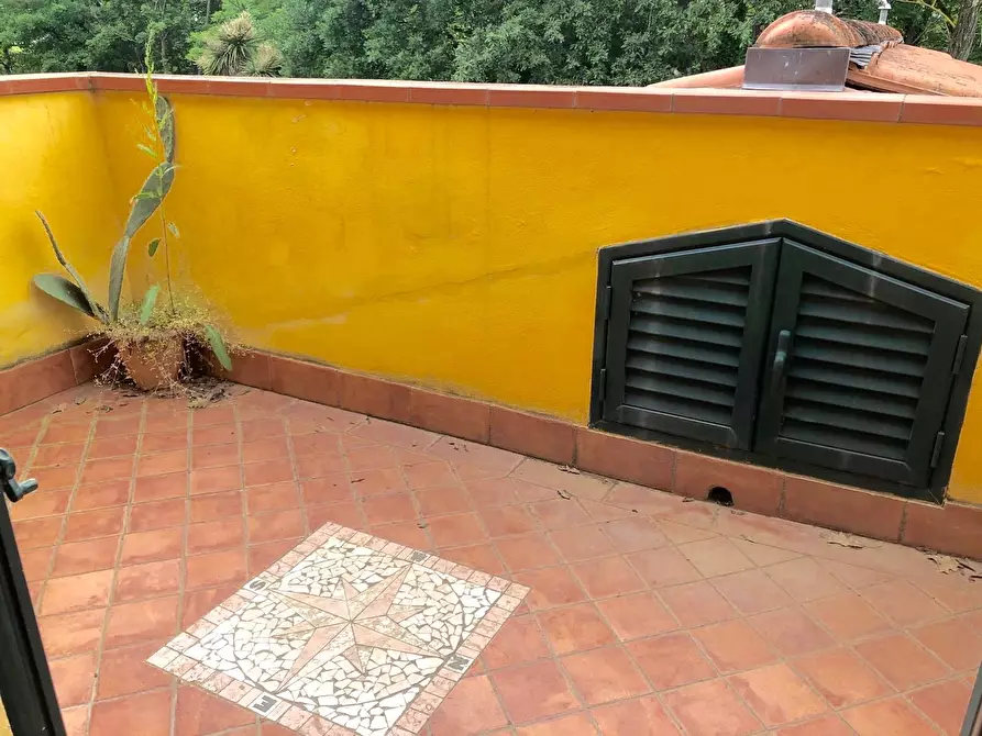 Immagine 17 di Villa in vendita  a Castelnuovo Magra