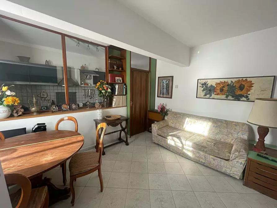 Immagine 7 di Porzione di casa in vendita  a Ameglia