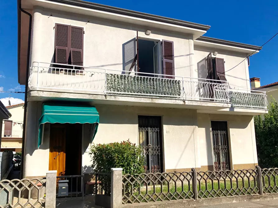 Immagine 14 di Porzione di casa in vendita  a Ameglia