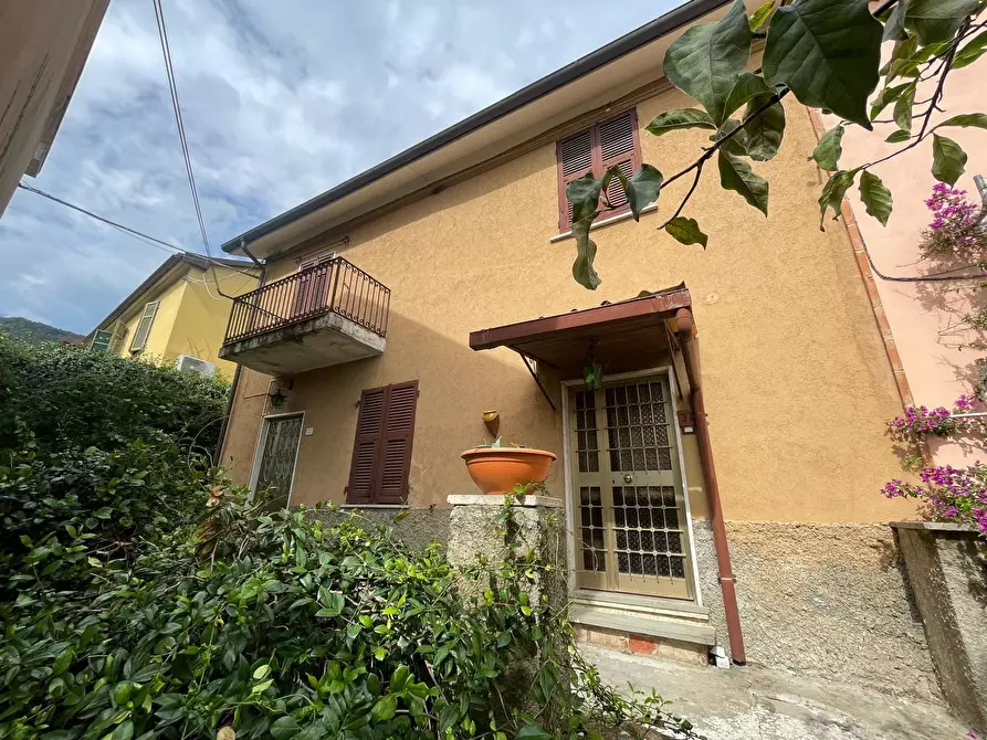 casa indipendente in vendita ad Ameglia in zona Cafaggio