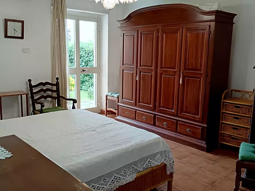 Immagine 10 di Porzione di casa in vendita  a Ameglia