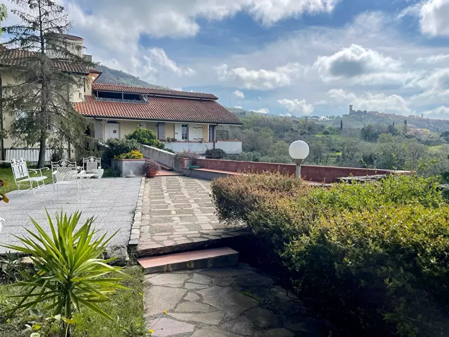 Immagine 23 di Casa indipendente in vendita  a Castelnuovo Magra