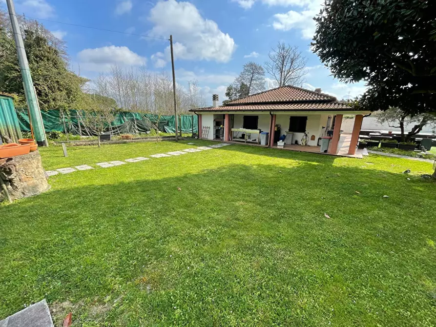 casa indipendente in vendita ad Ameglia in zona Bocca di Magra