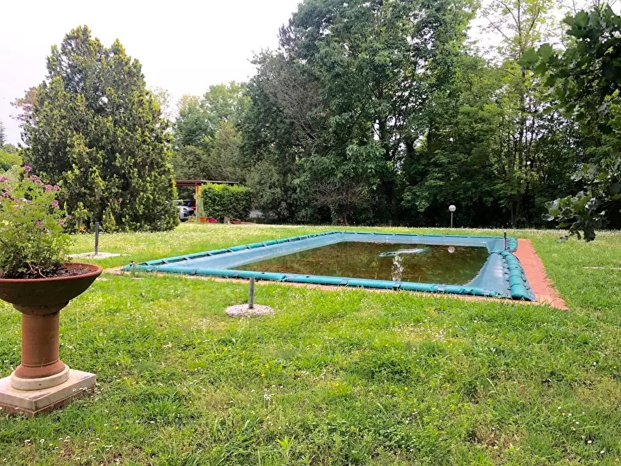 Immagine 6 di Villa in vendita  a Castelnuovo Magra