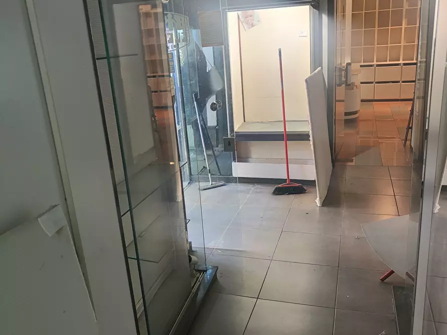 Immagine 2 di Locale commerciale in affitto  in Via Antonio Gramsci a Sarzana
