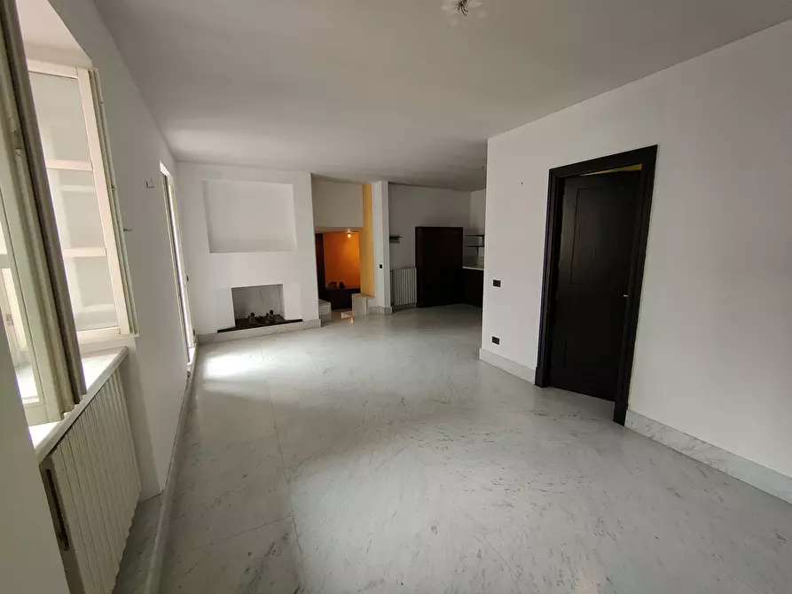 Immagine 23 di Appartamento in affitto  in Via Verdi 1B a Carrara