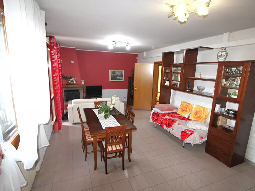 Immagine 12 di Villa in vendita  in Via dell'Artigiano 1 a Valsamoggia