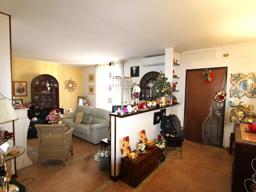 Immagine 13 di Appartamento in vendita  in Via Magazzino a Valsamoggia