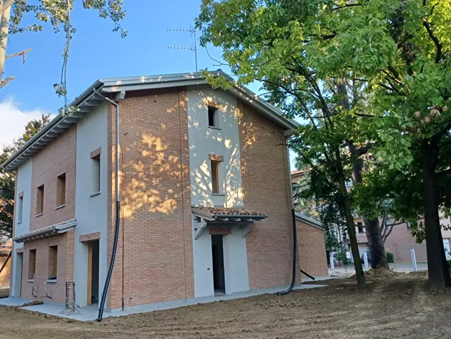 Immagine 1 di Porzione di casa in vendita  in Via Vanotto a Valsamoggia