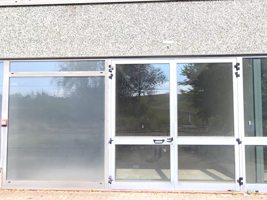 Immagine 2 di Showroom in affitto  in Via Muzza a Valsamoggia