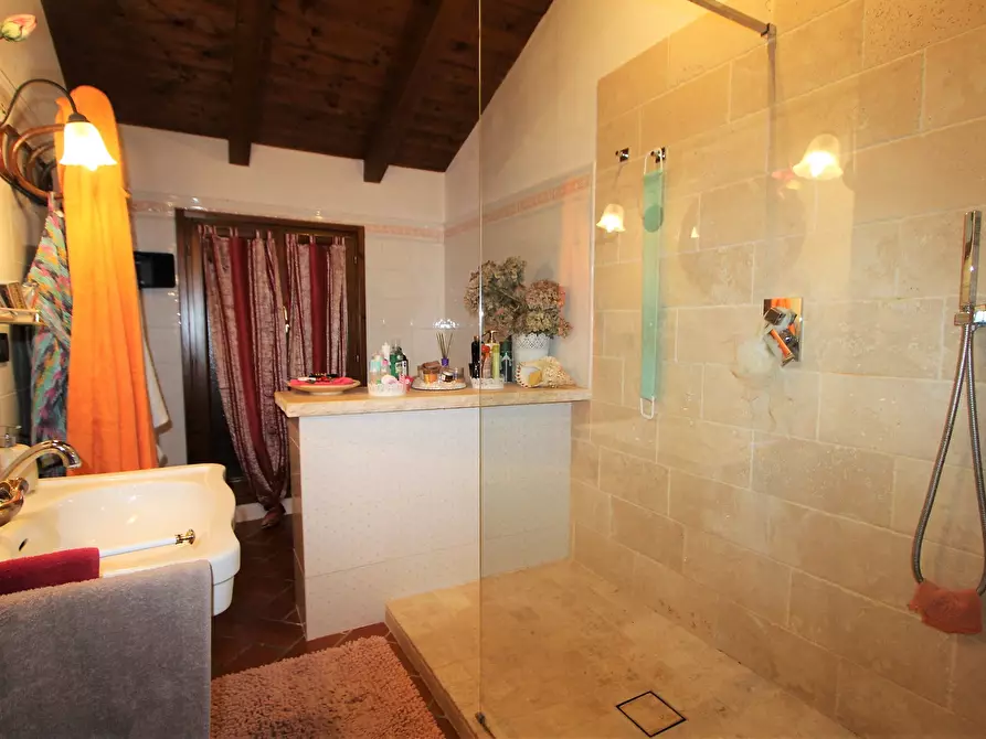 Immagine 25 di Porzione di casa in vendita  in Via Marco Biagi a Valsamoggia