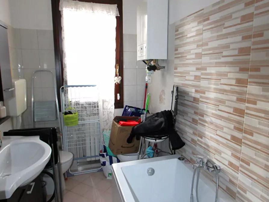 Immagine 13 di Appartamento in vendita  in Via E. Carnevali a Valsamoggia