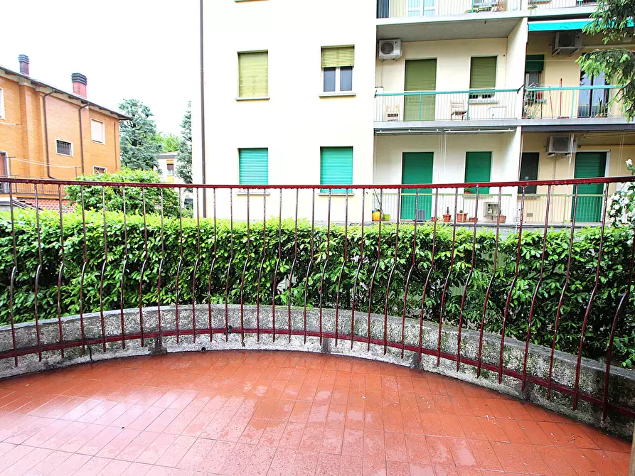 Immagine 5 di Appartamento in vendita  in Viale della Costituzione 6 a Valsamoggia