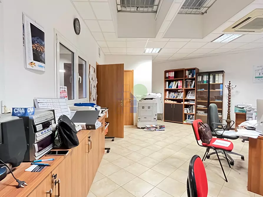 Immagine 4 di Attività artigianale in vendita  in Via Cimarosa 191 a Livorno