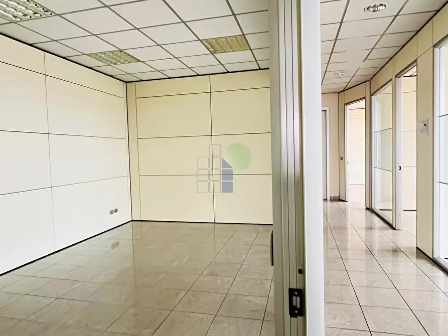 Immagine 16 di Attività artigianale in affitto  in Via Dell'Artigianato 43 a Livorno