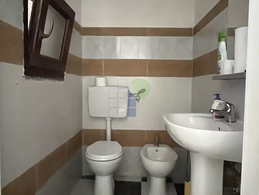 Immagine 17 di Laboratorio in vendita  in Piaza due Giugno 44 a Livorno