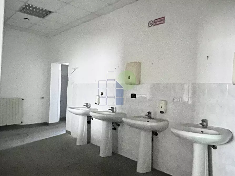 Immagine 27 di Attività artigianale in vendita  in Via Grotta delle Fate 89 a Livorno