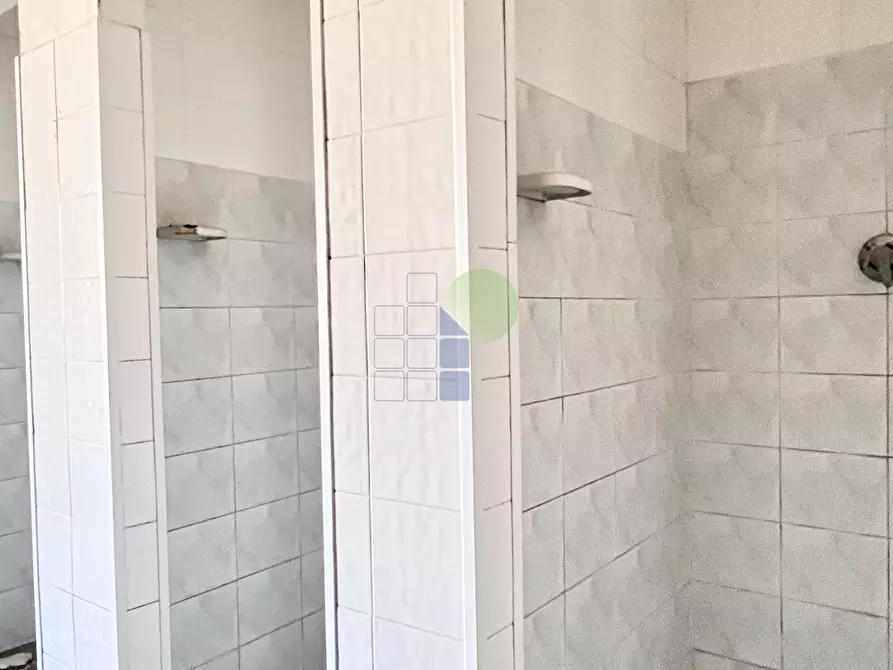 Immagine 9 di Attività artigianale in vendita  in Via Grotta delle Fate 89 a Livorno