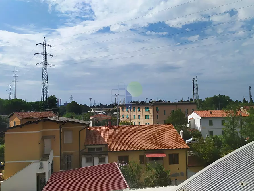 Immagine 12 di Pentalocale in vendita  in Viale Padre Nicola Magri 4 a Livorno