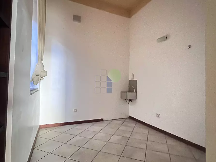 Immagine 11 di Capannone industriale in vendita  in Via Michon 48 a Livorno