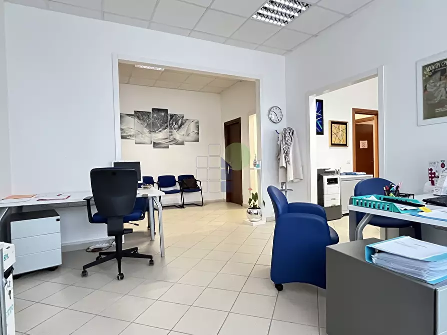 Immagine 5 di Ufficio in vendita  in Via dell' Artigianato 11 a Livorno