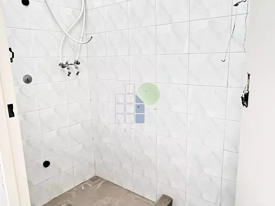 Immagine 32 di Attività artigianale in vendita  in Via Grotta delle Fate 89 a Livorno