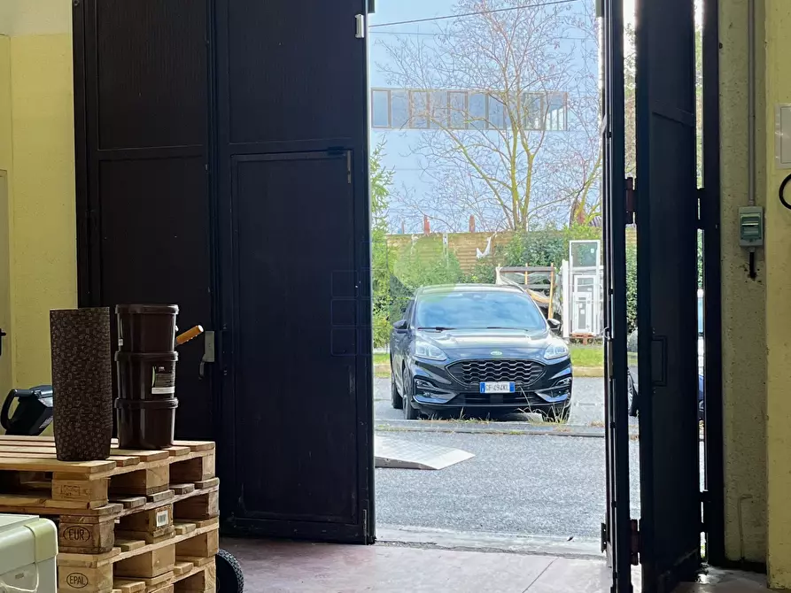 Immagine 19 di Attività artigianale in affitto  in Via Provinciale Pisana 111 a Livorno