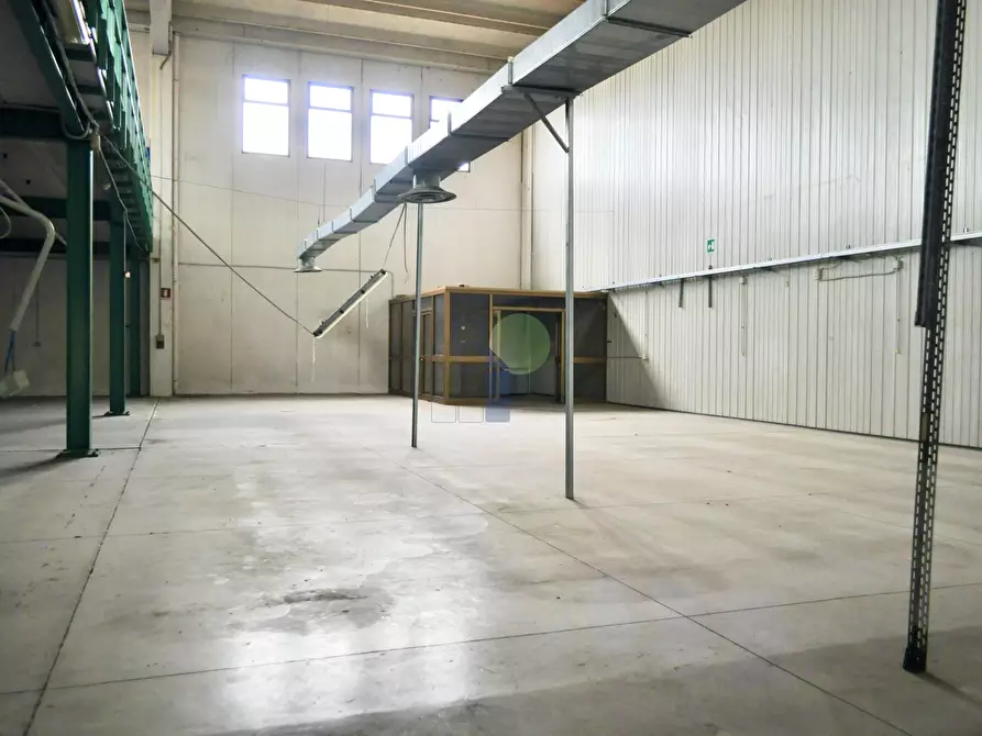 Immagine 8 di Attività artigianale in vendita  in Via della Padula 11 a Livorno