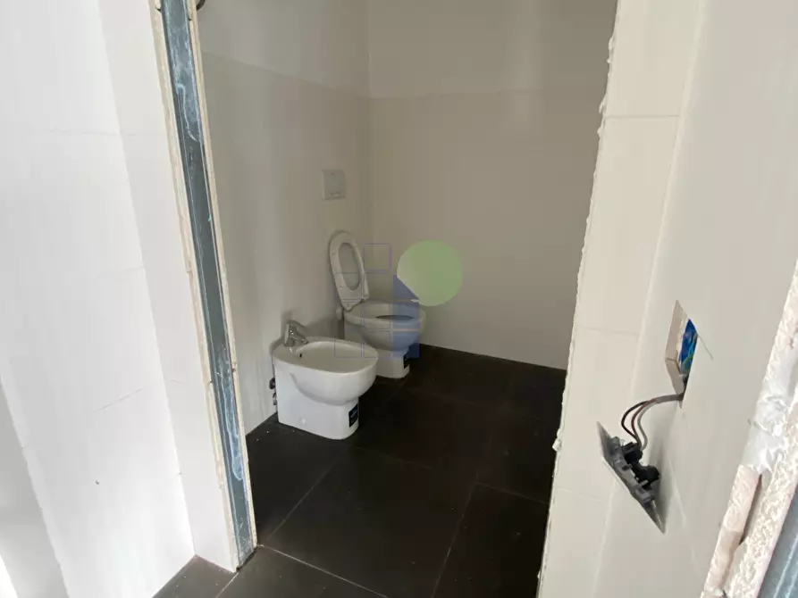 Immagine 5 di Attività artigianale in vendita  in Via Leopardi 22 a Livorno