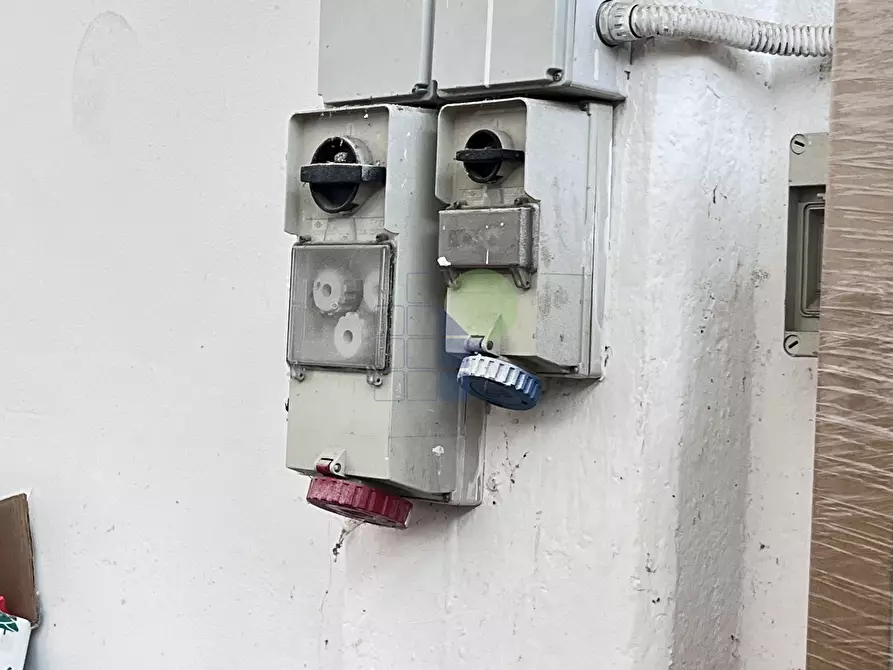 Immagine 6 di Attività artigianale in vendita  in Via Grotta delle Fate 89 a Livorno