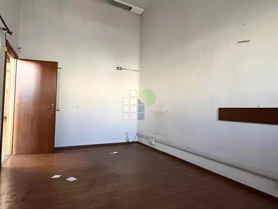 Immagine 2 di Capannone industriale in affitto  in Via Razzaguta 32 a Livorno