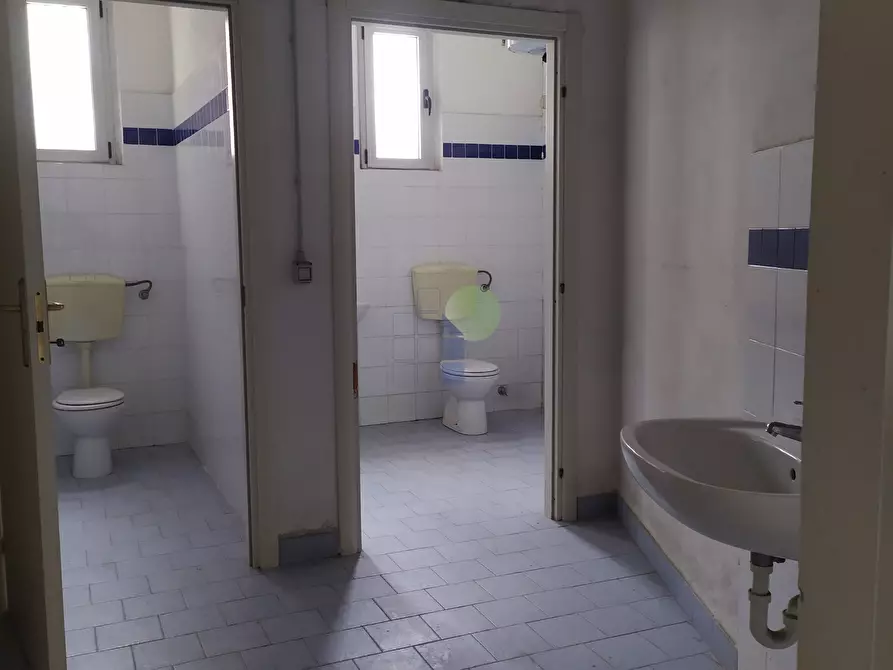 Immagine 20 di Attività artigianale in affitto  in Via Del Marzocco 40 a Livorno