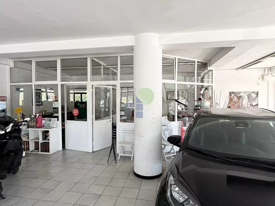 Immagine 15 di Capannone industriale in affitto  in Via Uberto Mondolfi 122 a Livorno
