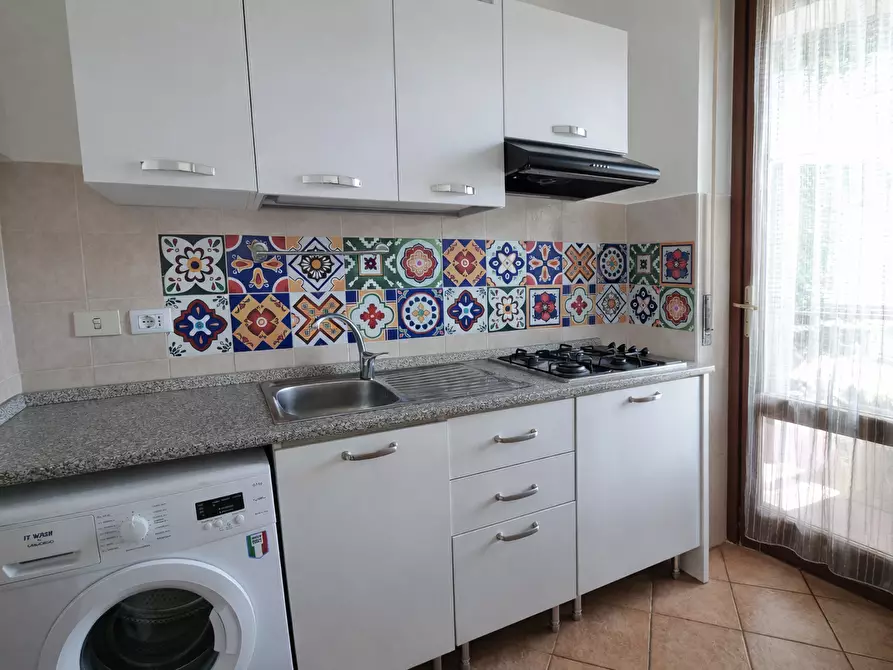 Immagine 6 di Bilocale in affitto  a Arona