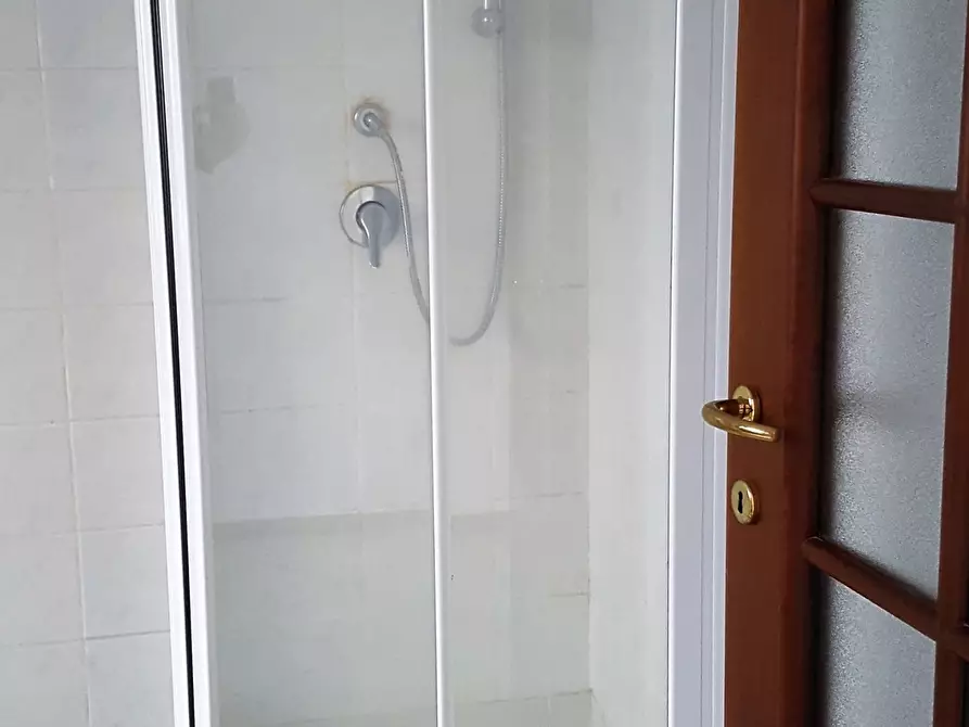 Immagine 8 di Bilocale in vendita  in Via Manzoni 1 a Arona