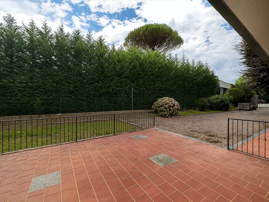 Immagine 11 di Villa in vendita  in Via San Rita a Gozzano