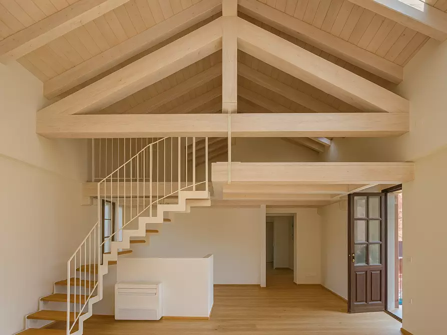 Immagine 1 di Quadrilocale in vendita  in Via Mazzini 1 a Meina