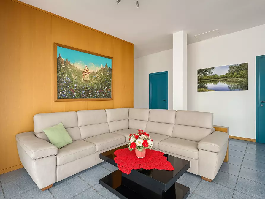 Immagine 9 di Trilocale in vendita  in Via Monviso 10 a Arona