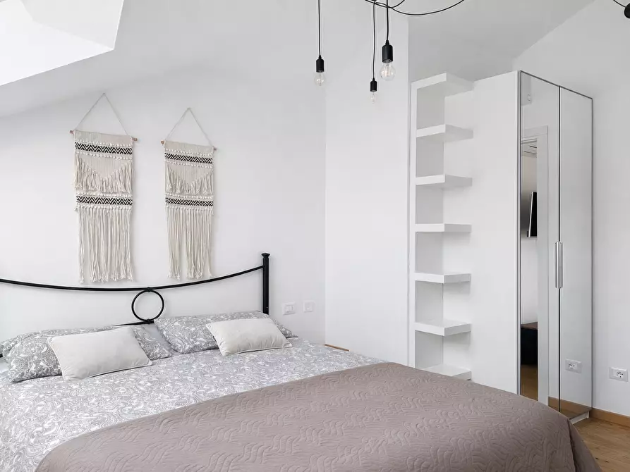 Immagine 11 di Bilocale in affitto  in Via alla Rocca 1 a Arona