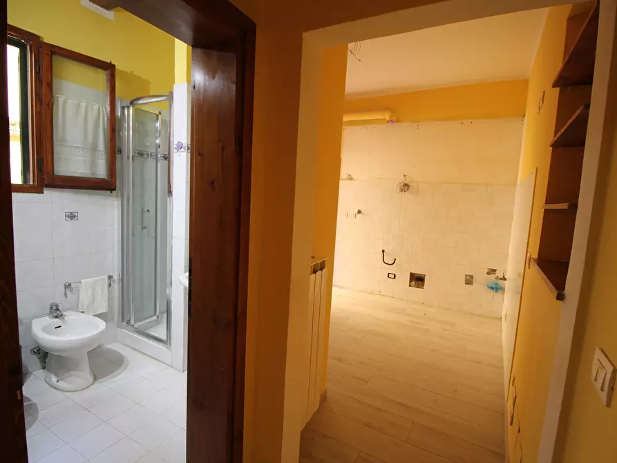 Immagine 17 di Bilocale in vendita  in Via Reginaldo Giuliani 330 a Firenze