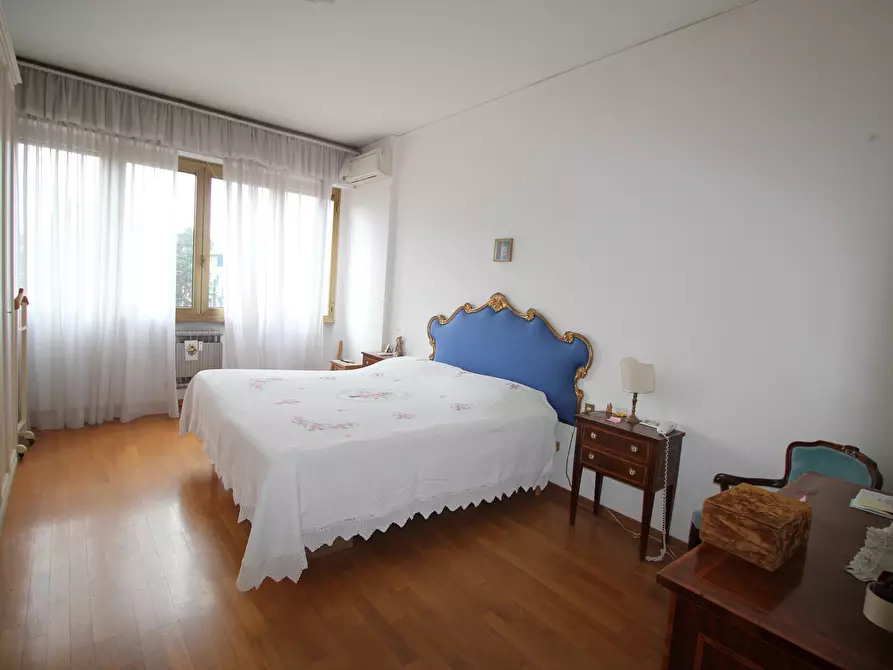 Immagine 21 di Appartamento in vendita  in Via delle Panche 50 a Firenze