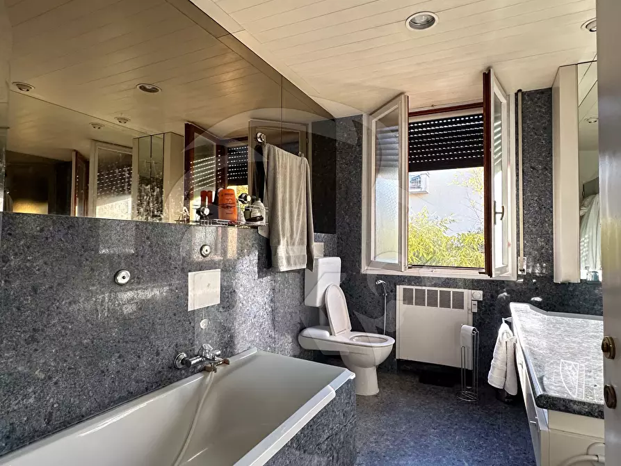 Immagine 10 di Pentalocale in vendita  in via Delle Rose 32 a Bologna