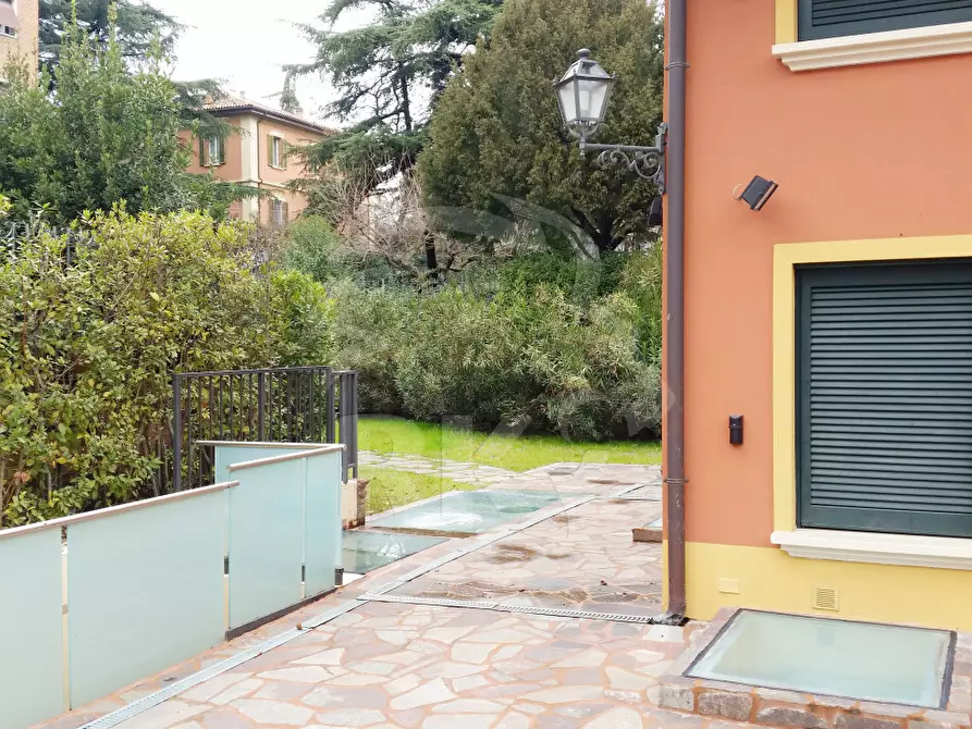 Immagine 17 di Villa in vendita  in Via Dotti 16 a Bologna