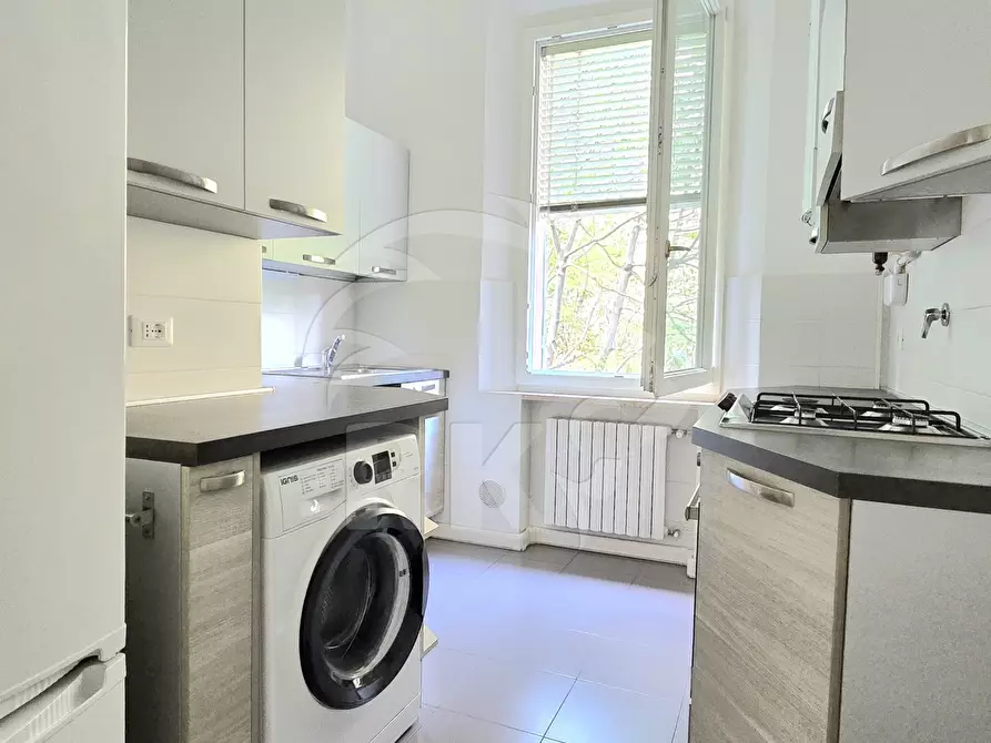 Immagine 16 di Pentalocale in affitto  a Bologna