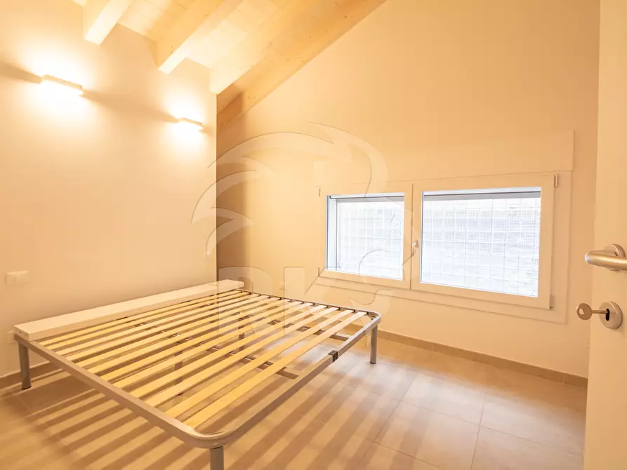 Immagine 8 di Trilocale in affitto  a Bologna