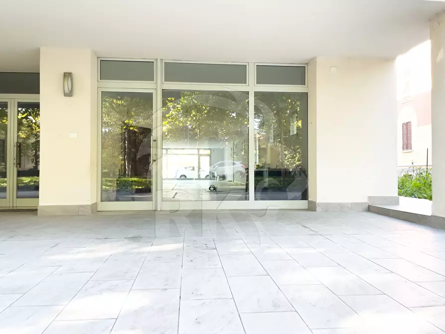 Immagine 20 di Locale commerciale in vendita  in Viale Cinque Martiri 12 a Mirandola