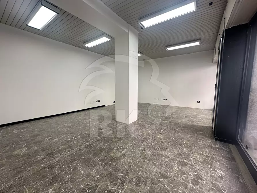 Immagine 4 di Locale commerciale in vendita  in VIA SANT'ISAIA 72 a Bologna