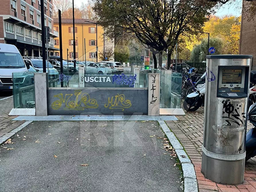 Immagine 1 di Garage in affitto  a Bologna