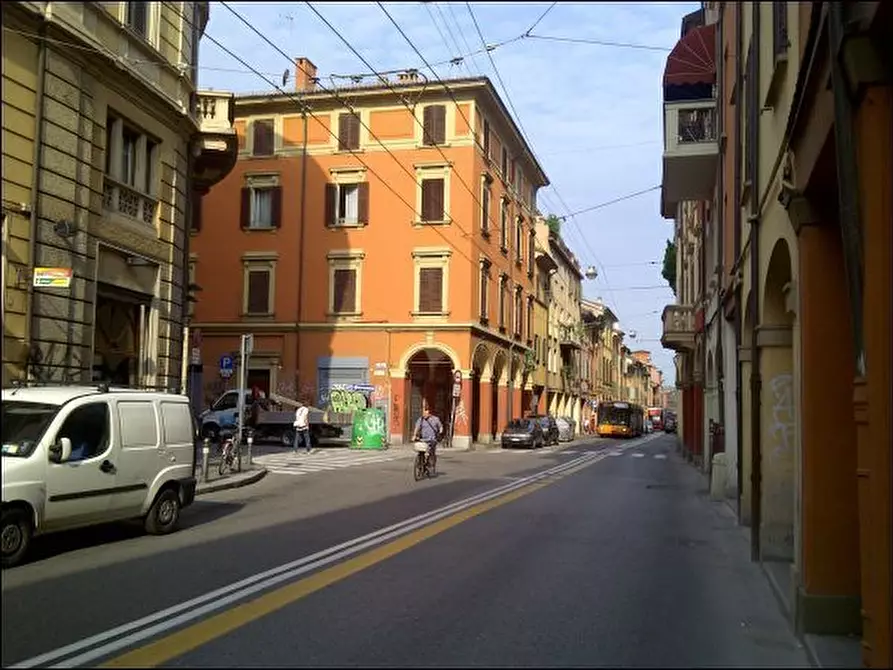 Immagine 1 di Locale commerciale in affitto  in Via Sant'Isaia 34a a Bologna